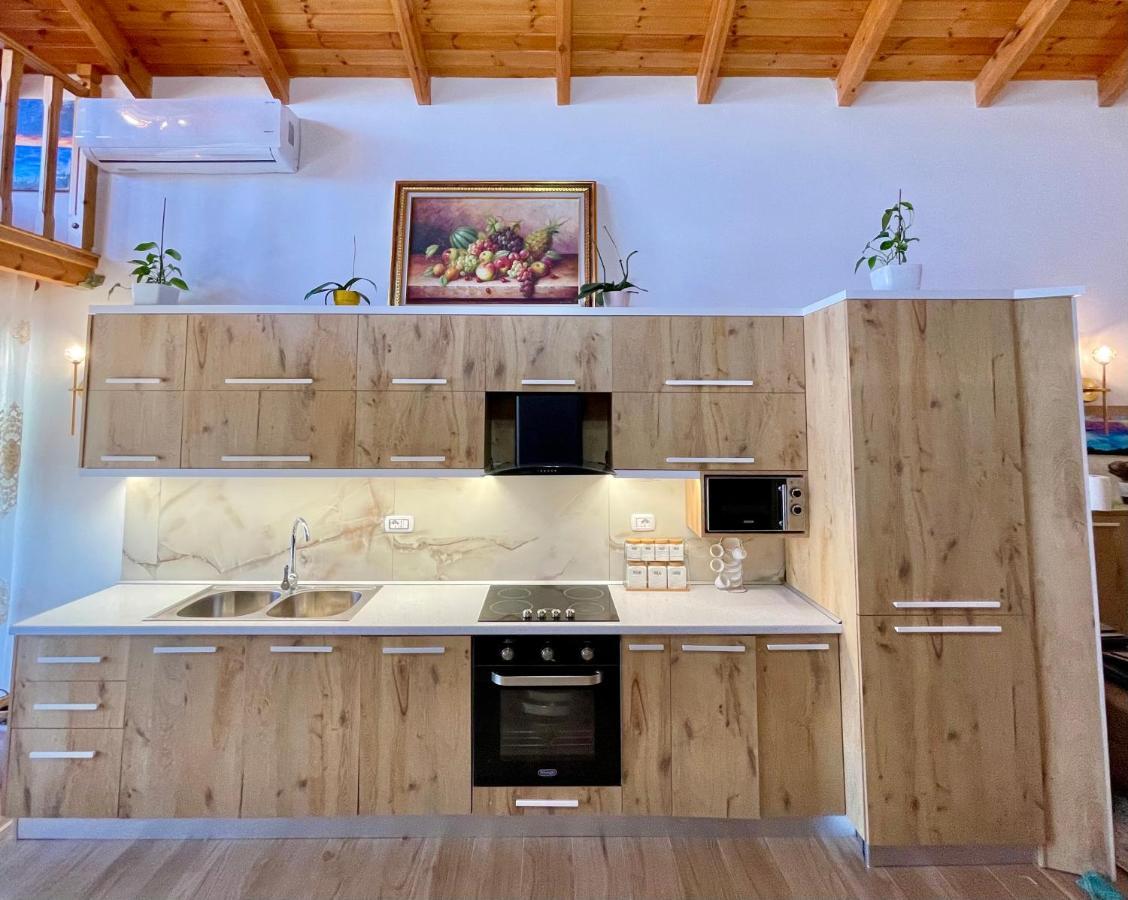 River Escape Villa - Private Beach, Scenic View & Bbq Tepelene Luaran gambar